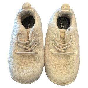 All Birds Wool runner tennis shoes in off white Toddler size 6